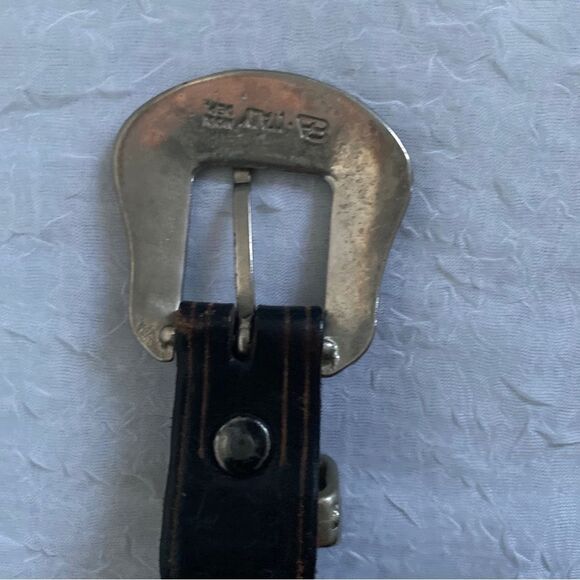 Macy's Leather Belt Vintage Brown Tooled Oiled Harness Leather Made in Italy 32" - Picture 6 of 15